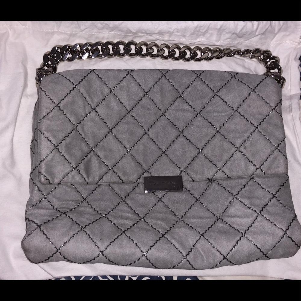 Stella McCartney Quilted ‘Beckett’ Shoulder Bag - Picture 8 of 8